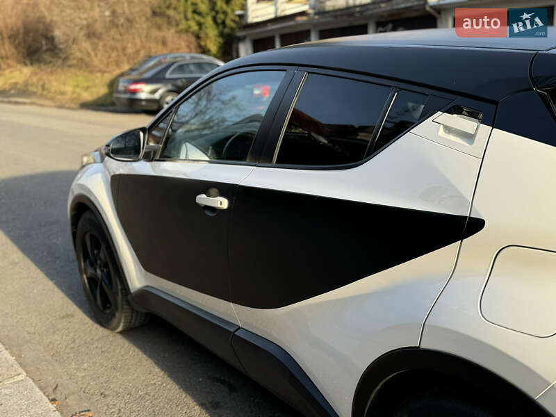 Позашляховик / Кросовер Toyota C-HR 2017 в Києві