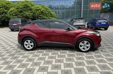 Внедорожник / Кроссовер Toyota C-HR 2019 в Киеве