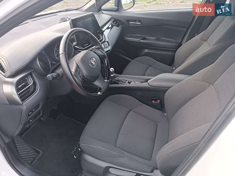 Позашляховик / Кросовер Toyota C-HR 2018 в Івано-Франківську фото 2 Позашляховик / Кросовер Toyota C-HR 2018 в Івано-Франківську
