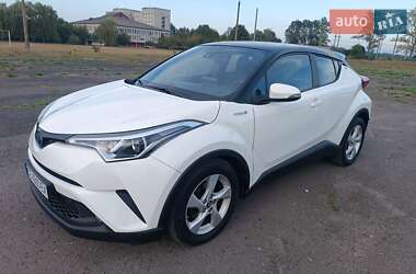 Внедорожник / Кроссовер Toyota C-HR 2018 в 