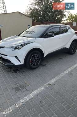 Внедорожник / Кроссовер Toyota C-HR 2017 в Одессе