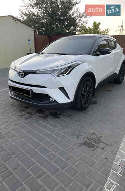 Внедорожник / Кроссовер Toyota C-HR 2017 в Одессе