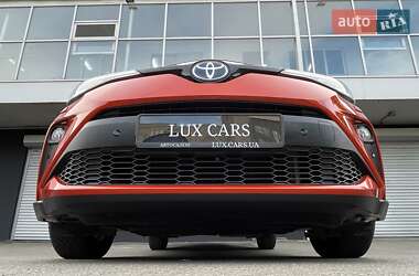 Позашляховик / Кросовер Toyota C-HR 2020 в 