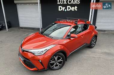 Позашляховик / Кросовер Toyota C-HR 2020 в 