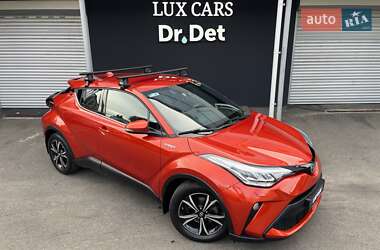 Позашляховик / Кросовер Toyota C-HR 2020 в 