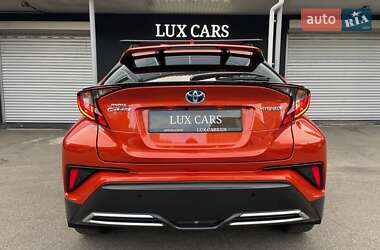Позашляховик / Кросовер Toyota C-HR 2020 в 