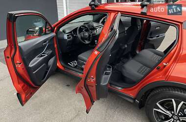 Позашляховик / Кросовер Toyota C-HR 2020 в 