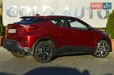 Позашляховик / Кросовер Toyota C-HR 2017 в 