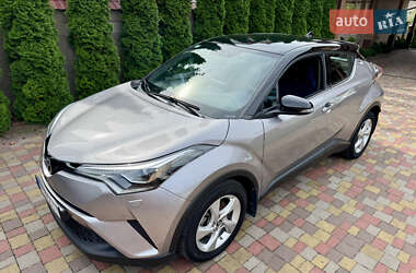 Внедорожник / Кроссовер Toyota C-HR 2018 в Ровно
