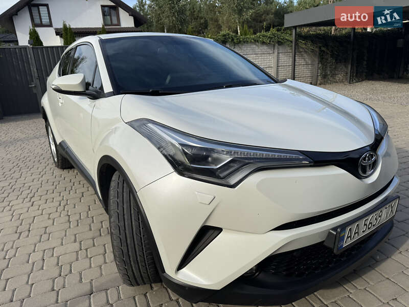 Внедорожник / Кроссовер Toyota C-HR 2017 в Макарове