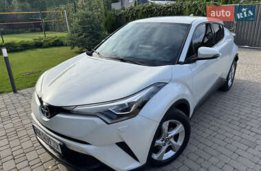 Внедорожник / Кроссовер Toyota C-HR 2017 в Макарове