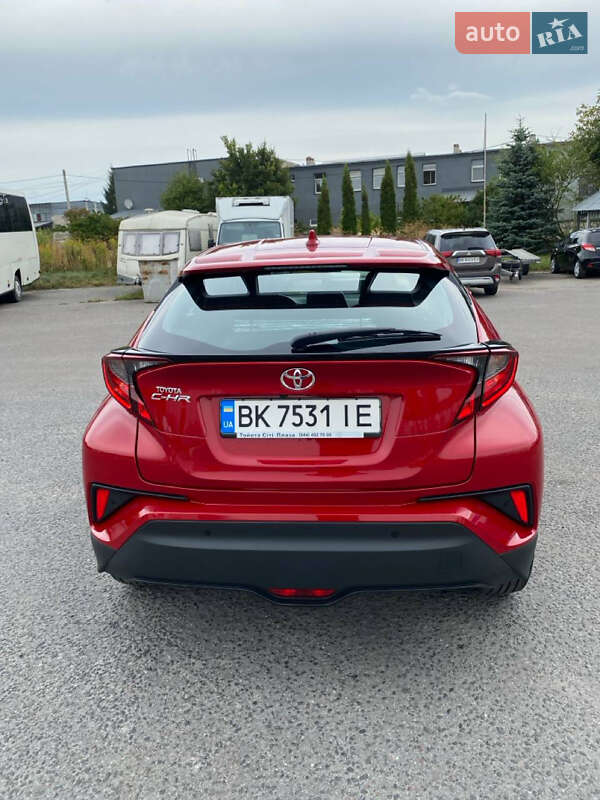 Позашляховик / Кросовер Toyota C-HR 2020 в Рівному фото 4 Позашляховик / Кросовер Toyota C-HR 2020 в Рівному
