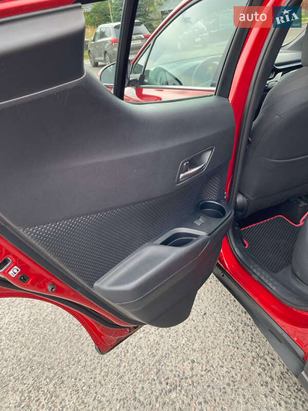 Позашляховик / Кросовер Toyota C-HR 2020 в Рівному фото 15 Позашляховик / Кросовер Toyota C-HR 2020 в Рівному