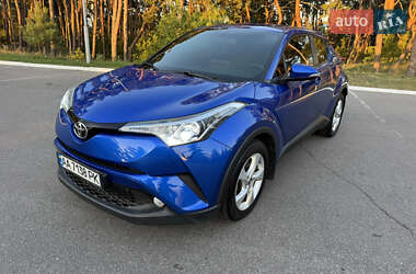 Внедорожник / Кроссовер Toyota C-HR 2016 в Киеве