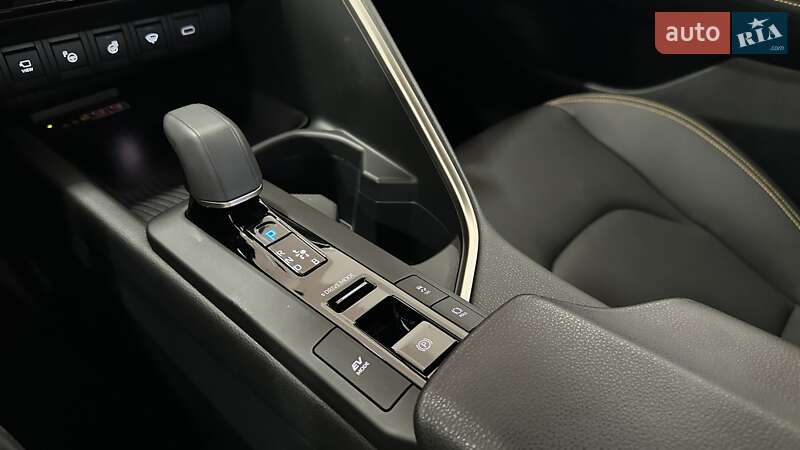 Позашляховик / Кросовер Toyota C-HR 2024 в Ужгороді