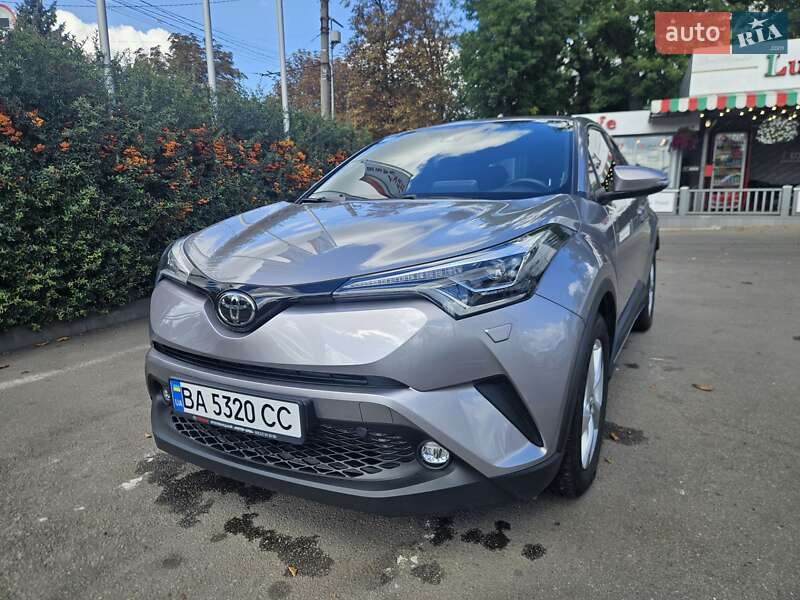 Внедорожник / Кроссовер Toyota C-HR 2019 в 