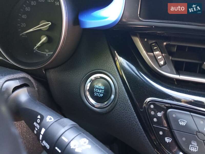 Внедорожник / Кроссовер Toyota C-HR 2016 в Измаиле