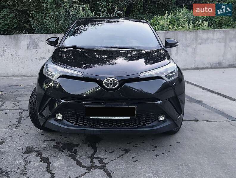 Внедорожник / Кроссовер Toyota C-HR 2016 в Киеве фото 7 Внедорожник / Кроссовер Toyota C-HR 2016 в Киеве