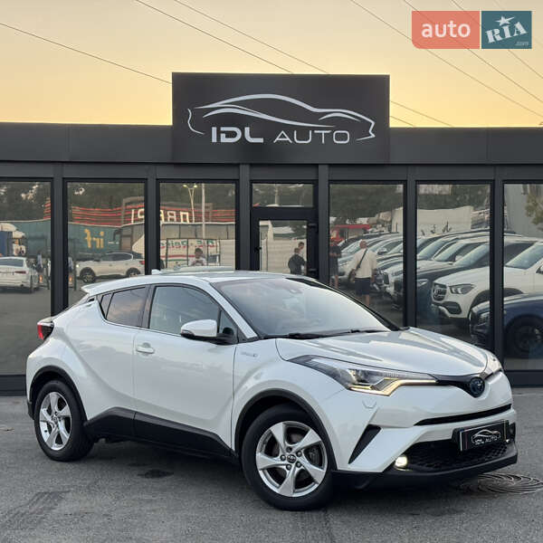 Внедорожник / Кроссовер Toyota C-HR 2018 в Киеве