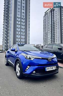 Внедорожник / Кроссовер Toyota C-HR 2018 в Киеве