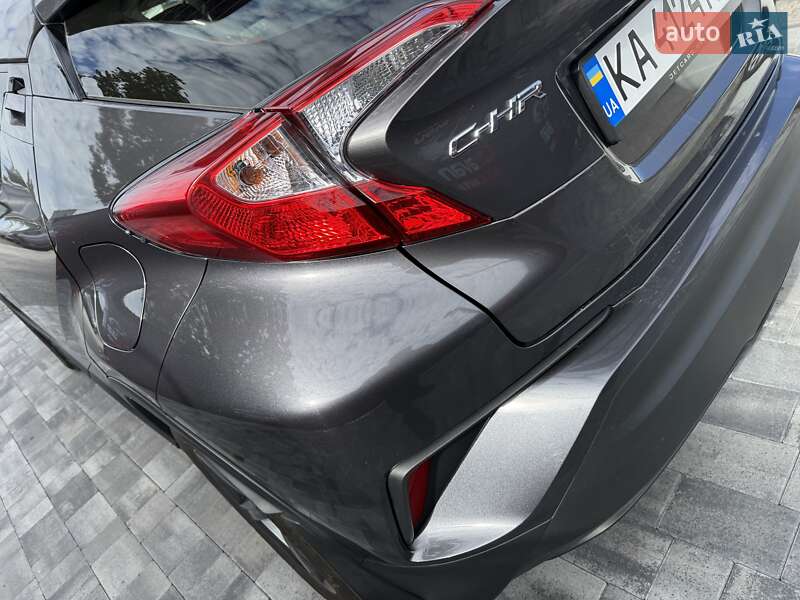 Позашляховик / Кросовер Toyota C-HR 2021 в Дніпрі