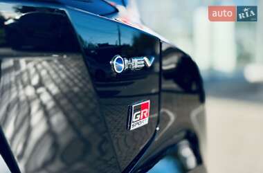 Внедорожник / Кроссовер Toyota C-HR 2024 в 