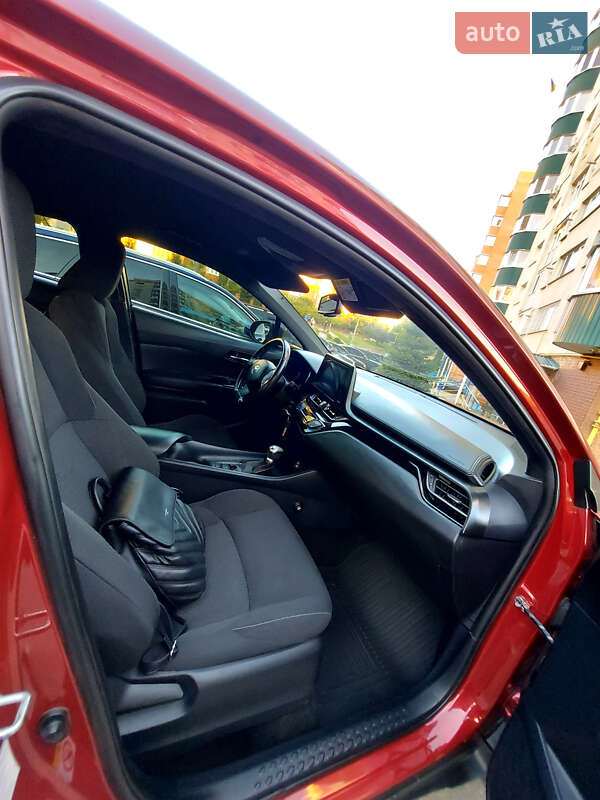 Позашляховик / Кросовер Toyota C-HR 2017 в Сумах