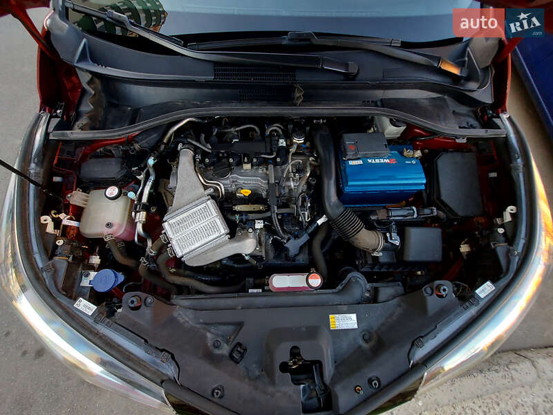 Позашляховик / Кросовер Toyota C-HR 2017 в Сумах