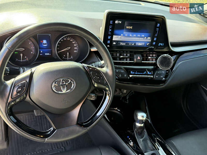 Внедорожник / Кроссовер Toyota C-HR 2018 в Чернигове