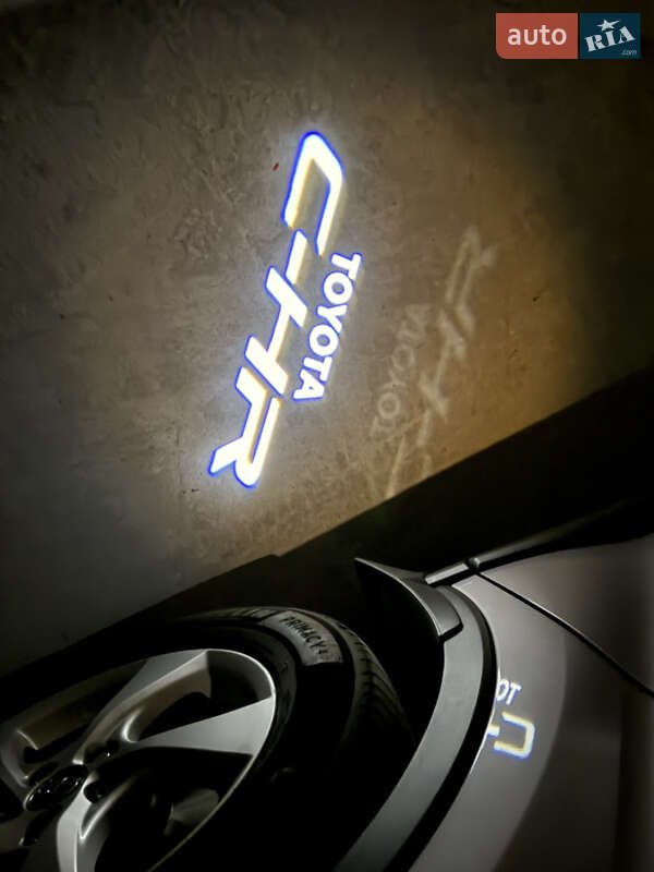 Внедорожник / Кроссовер Toyota C-HR 2018 в Чернигове