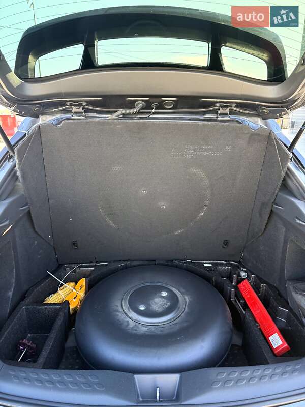 Позашляховик / Кросовер Toyota C-HR 2019 в Києві фото 10 Позашляховик / Кросовер Toyota C-HR 2019 в Києві