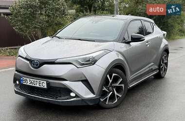 Внедорожник / Кроссовер Toyota C-HR 2017 в Киеве