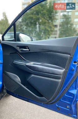 Внедорожник / Кроссовер Toyota C-HR 2017 в 