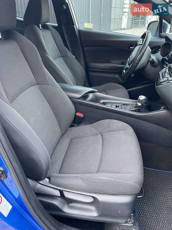 Позашляховик / Кросовер Toyota C-HR 2017 в Софіївській Борщагівці