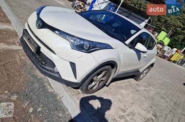 Внедорожник / Кроссовер Toyota C-HR 2017 в Львове