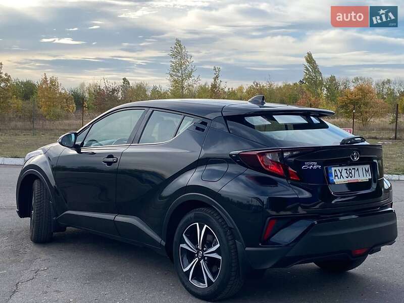 Внедорожник / Кроссовер Toyota C-HR 2019 в Полтаве фото 9 Внедорожник / Кроссовер Toyota C-HR 2019 в Полтаве