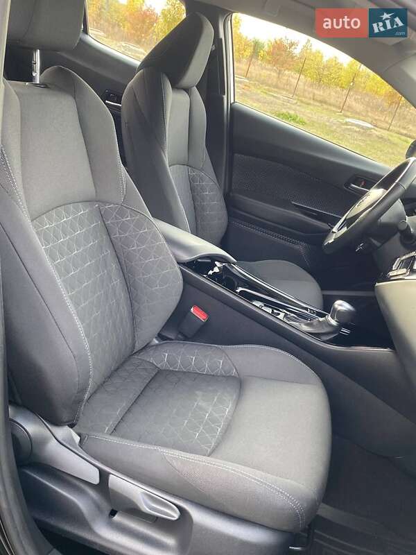 Внедорожник / Кроссовер Toyota C-HR 2019 в Полтаве фото 29 Внедорожник / Кроссовер Toyota C-HR 2019 в Полтаве