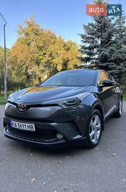 Внедорожник / Кроссовер Toyota C-HR 2017 в Киеве