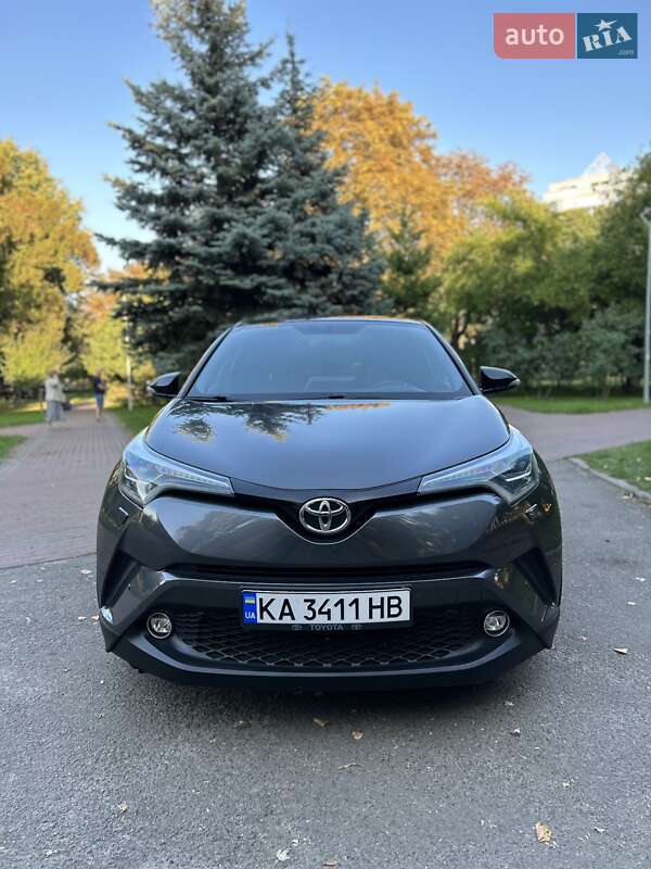 Внедорожник / Кроссовер Toyota C-HR 2017 в Киеве фото 9 Внедорожник / Кроссовер Toyota C-HR 2017 в Киеве