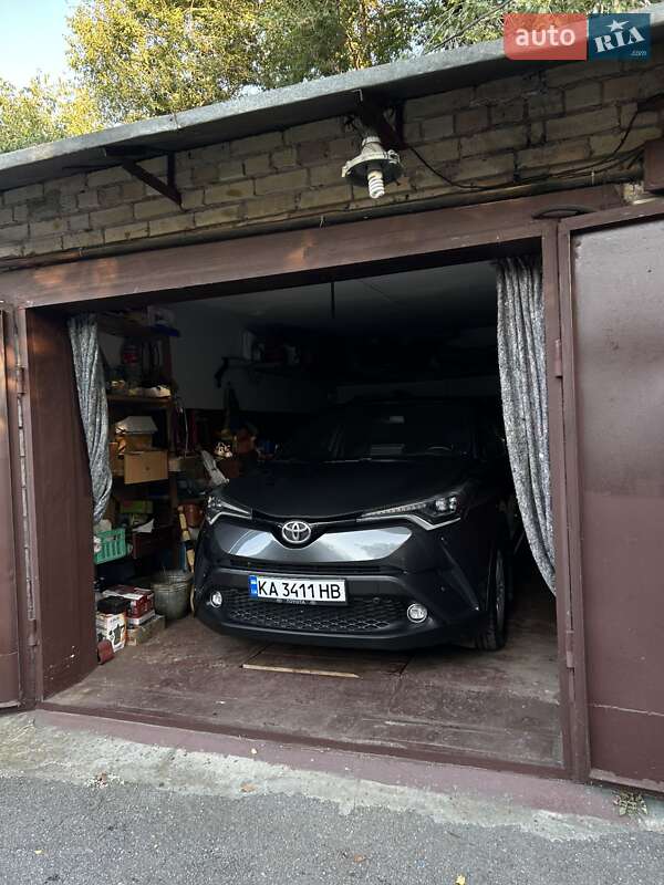 Внедорожник / Кроссовер Toyota C-HR 2017 в Киеве фото 29 Внедорожник / Кроссовер Toyota C-HR 2017 в Киеве