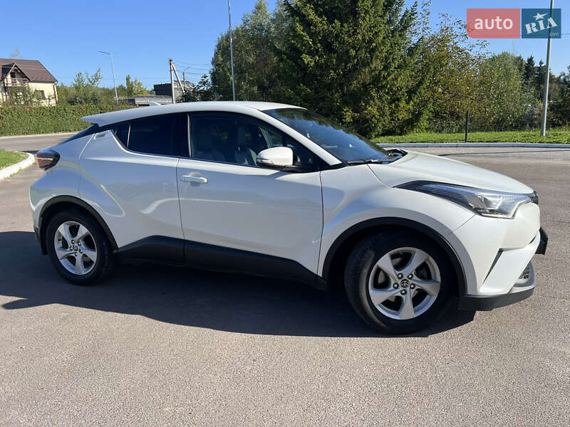 Внедорожник / Кроссовер Toyota C-HR 2018 в Львове