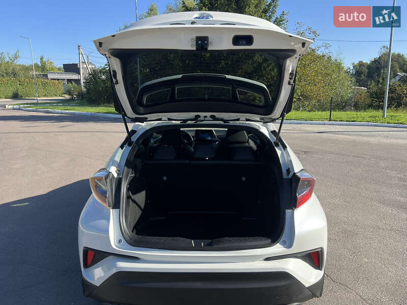 Внедорожник / Кроссовер Toyota C-HR 2018 в Львове
