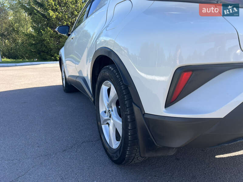 Внедорожник / Кроссовер Toyota C-HR 2018 в Львове