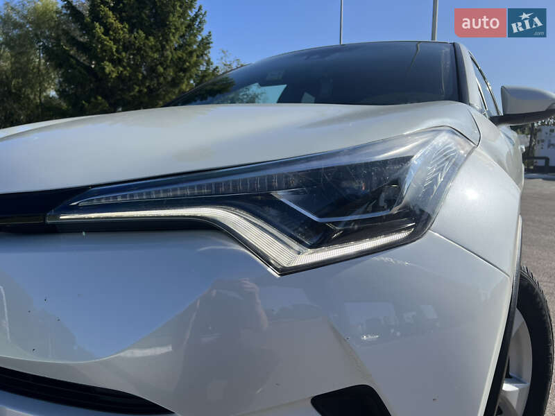 Внедорожник / Кроссовер Toyota C-HR 2018 в Львове