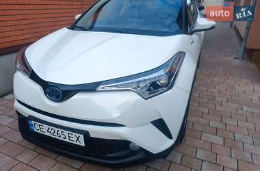Внедорожник / Кроссовер Toyota C-HR 2018 в 