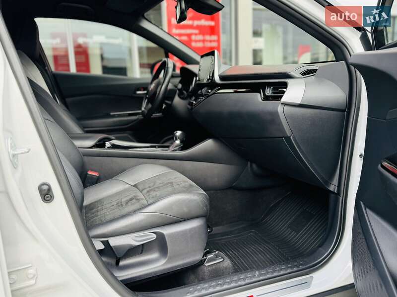 Позашляховик / Кросовер Toyota C-HR 2021 в Тернополі