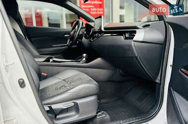Внедорожник / Кроссовер Toyota C-HR 2021 в 
