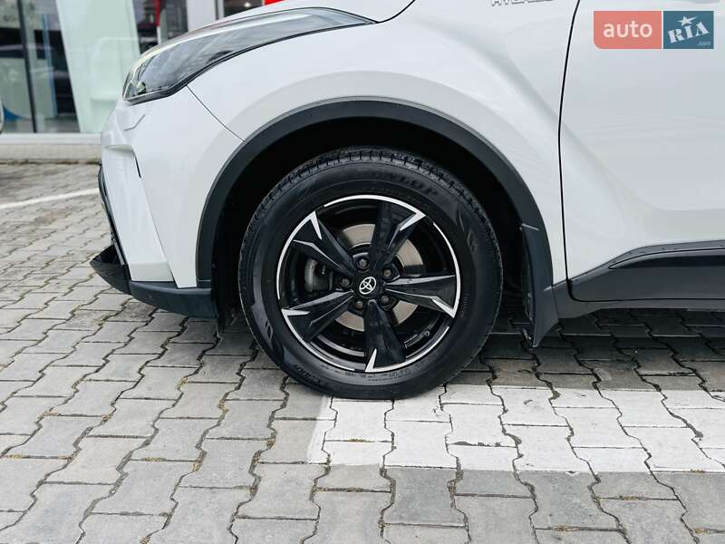 Позашляховик / Кросовер Toyota C-HR 2021 в Тернополі