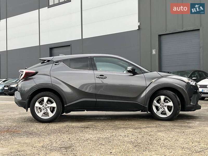 Внедорожник / Кроссовер Toyota C-HR 2017 в Львове