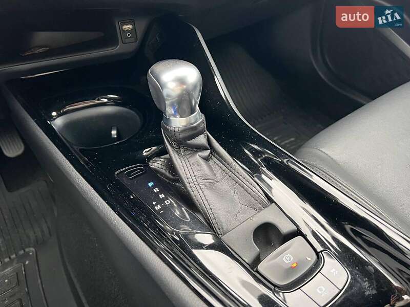 Внедорожник / Кроссовер Toyota C-HR 2017 в Львове